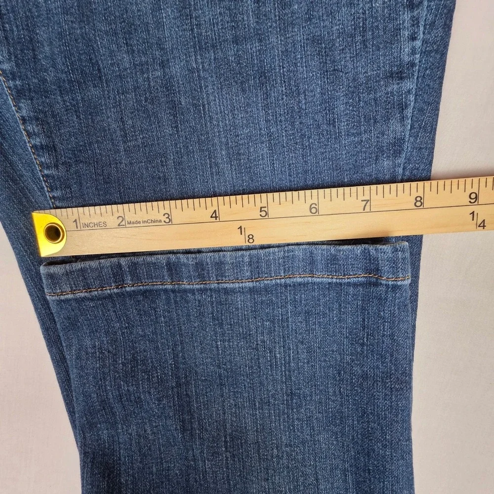 L.L.Bean Classic Fit Straight Leg Jeans Womens 10 Reg Blue Stretch Cotton Denim